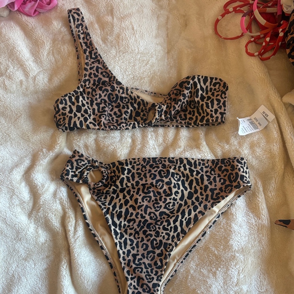 Leopard Print One-Shoulder Bikini set